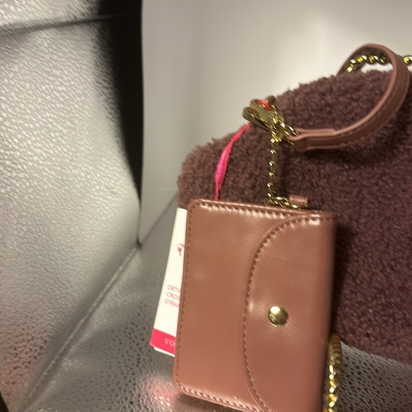 ISAAC MIZRAIHI New York, new with tags celebrate cozy days detachable Crossbody. - Picture 3 of 14